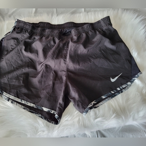 Nike Black Running Shorts with White Logo, Size Small (28) - Picture 4 of 5